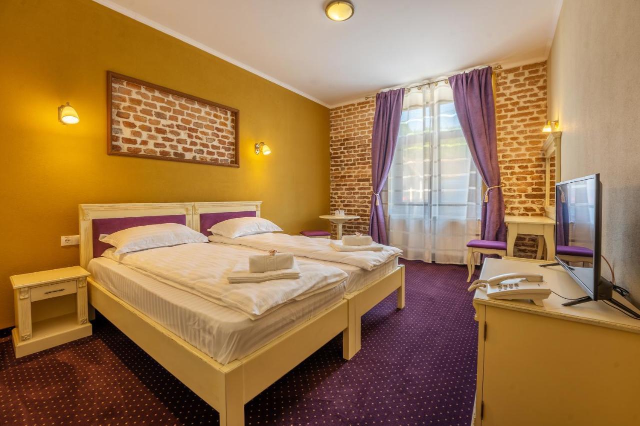 Hotel Princessophie Сігішоара Екстер'єр фото