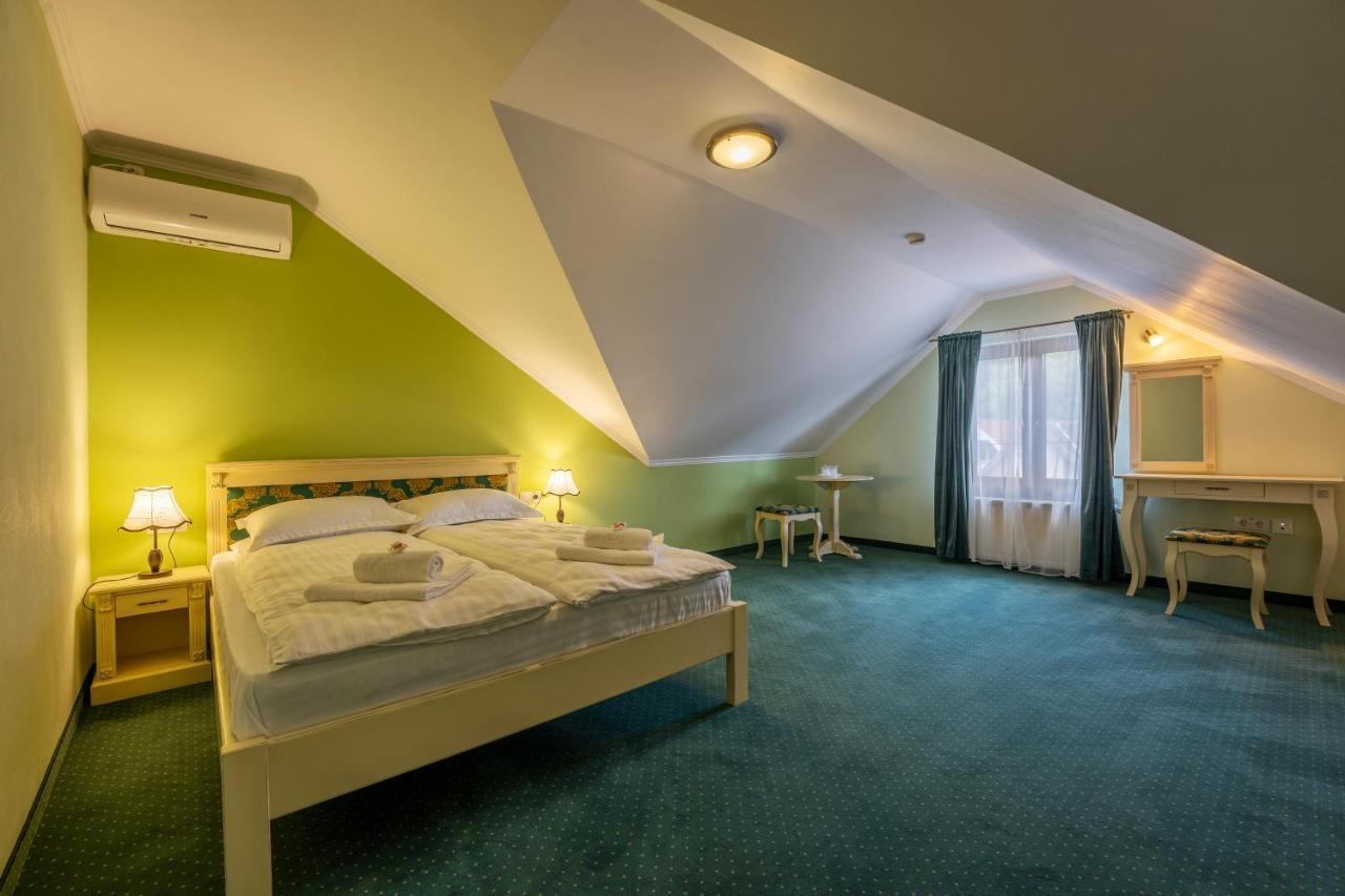 Hotel Princessophie Сігішоара Екстер'єр фото