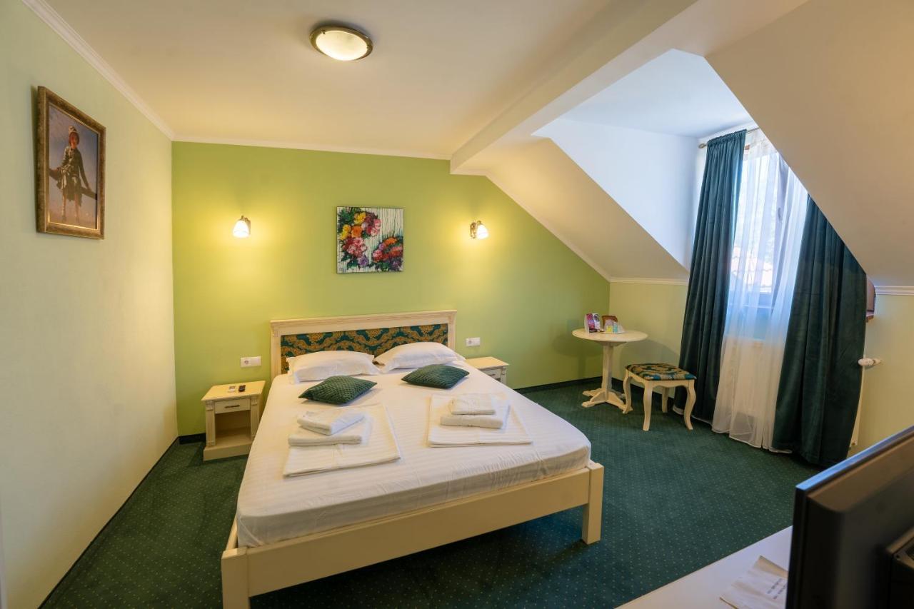 Hotel Princessophie Сігішоара Екстер'єр фото